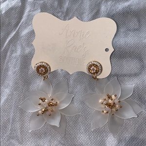 Clear flower earrings